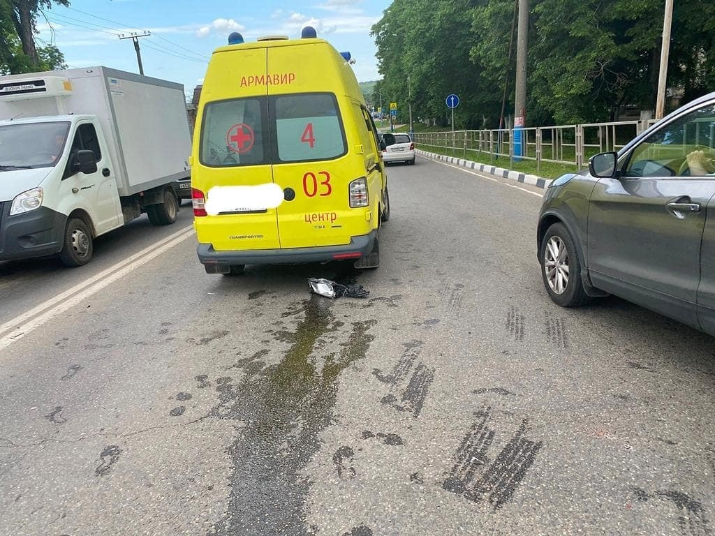 В Армавире два пассажира скорой помощи пострадали при ДТП