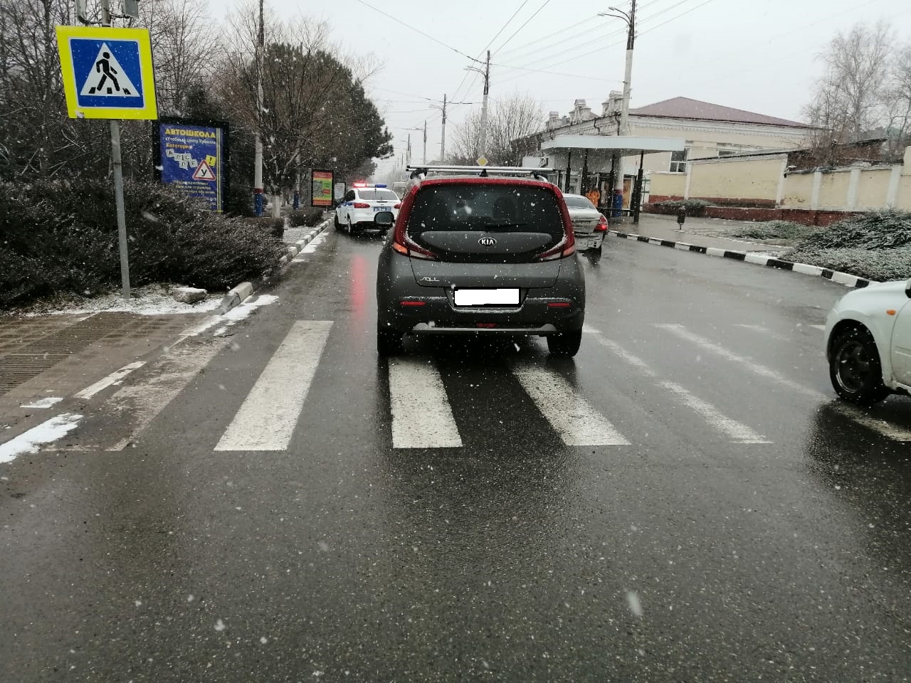 В Армавире машина сбила выбежавшего на дорогу 11-летнего мальчика