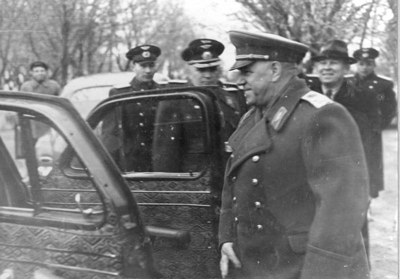 Маршал Победы Георгий Жуков начал карьеру военачальника в Армавире