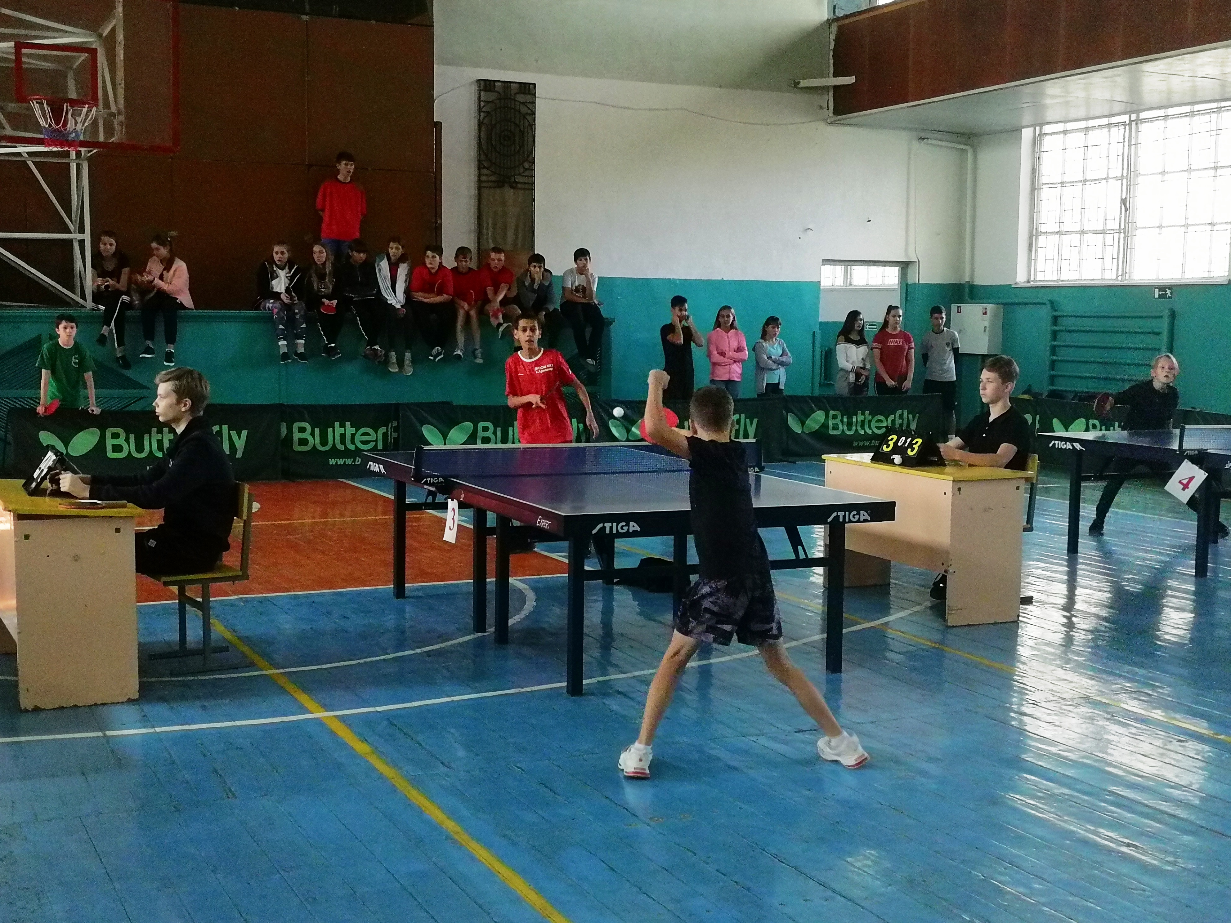 Почти 90 спортсменов борются на Всекубанском турнире по настольному теннису в Армавире
