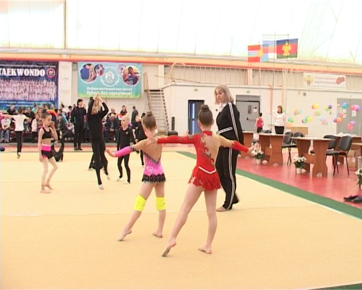 «Серебряный обруч»: открытое Первенство по художественной гимнастике проходит в Армавире