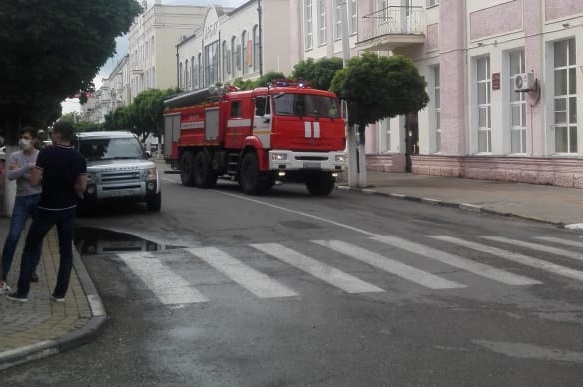 В Армавире эвакуировали ТРЦ «Красная площадь» и жильцов многоэтажного дома 