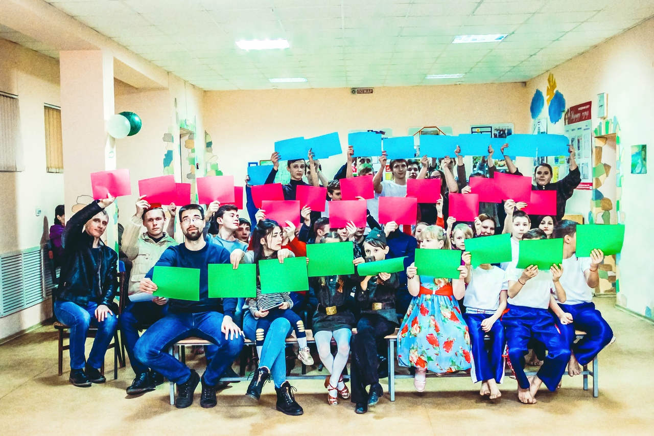 Флешмоб в честь 100-летия флага Кубани провели активисты клубов по месту жительства Армавира