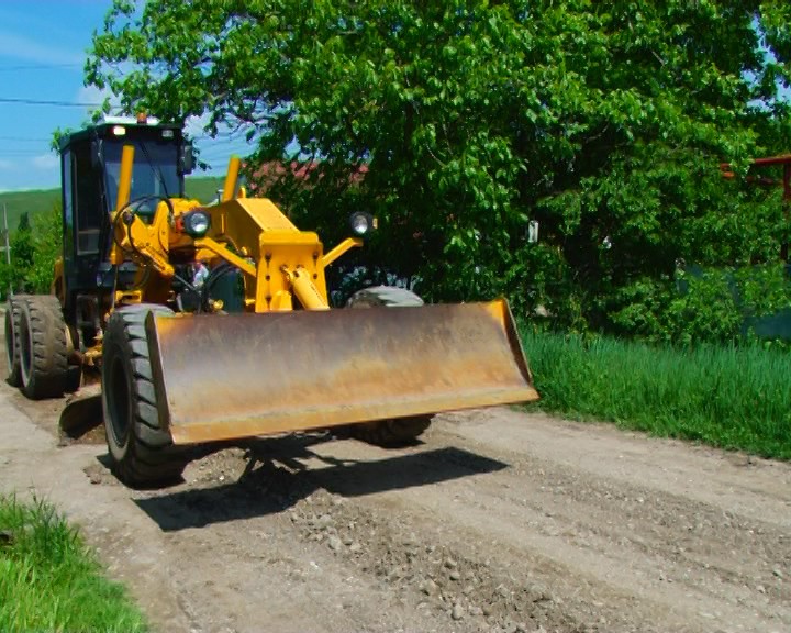В Армавире начались работы по ремонту гравийных дорог