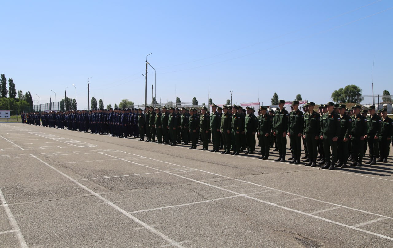 В Армавире прошло торжественное построение воинских частей