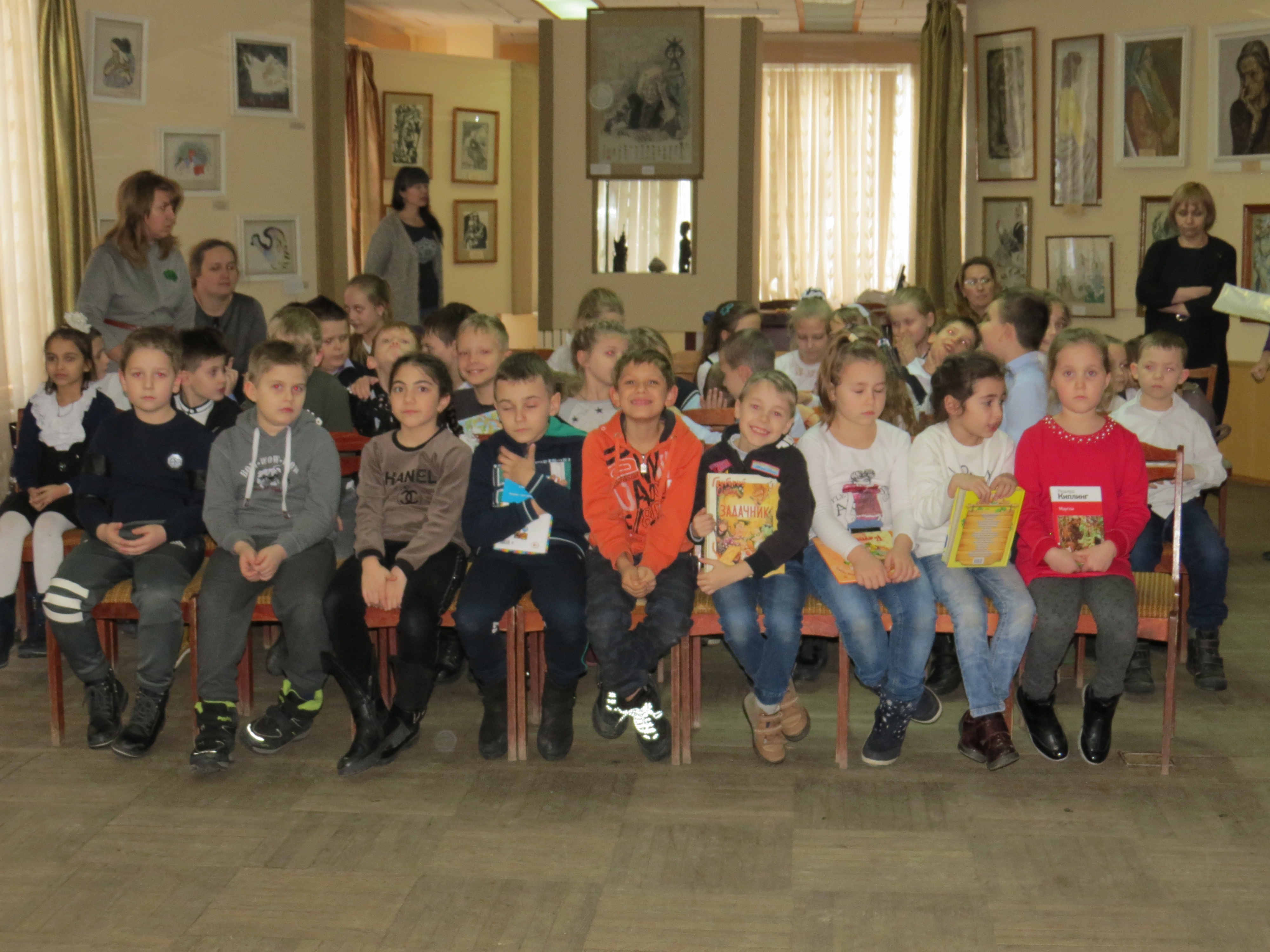 Библиотеки Армавира присоединились к Общероссийской акции «Дарите книги с любовью»