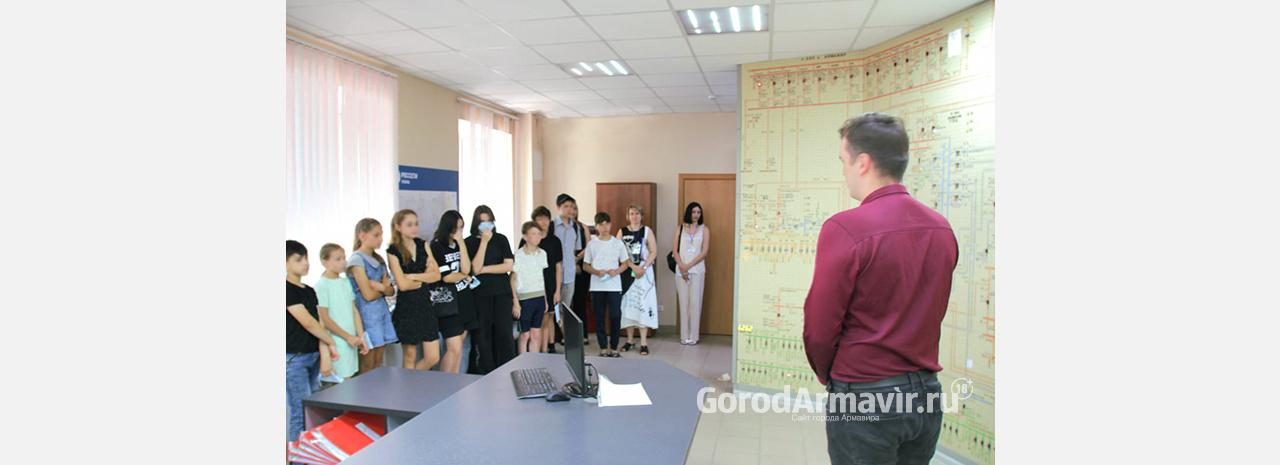 Энергетики «Россети Кубань» провели экскурсию для армавирских школьников 