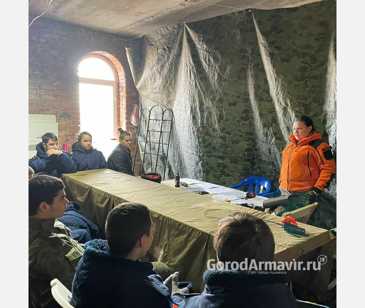 В Армавире волонтеры поискового отряда провели семинар для юных казаков и юнармейцев 
