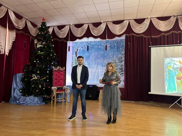 В Армавире молодой депутат Вилорик Борисов поздравил учеников школы-интерната № 2 с Новым годом 