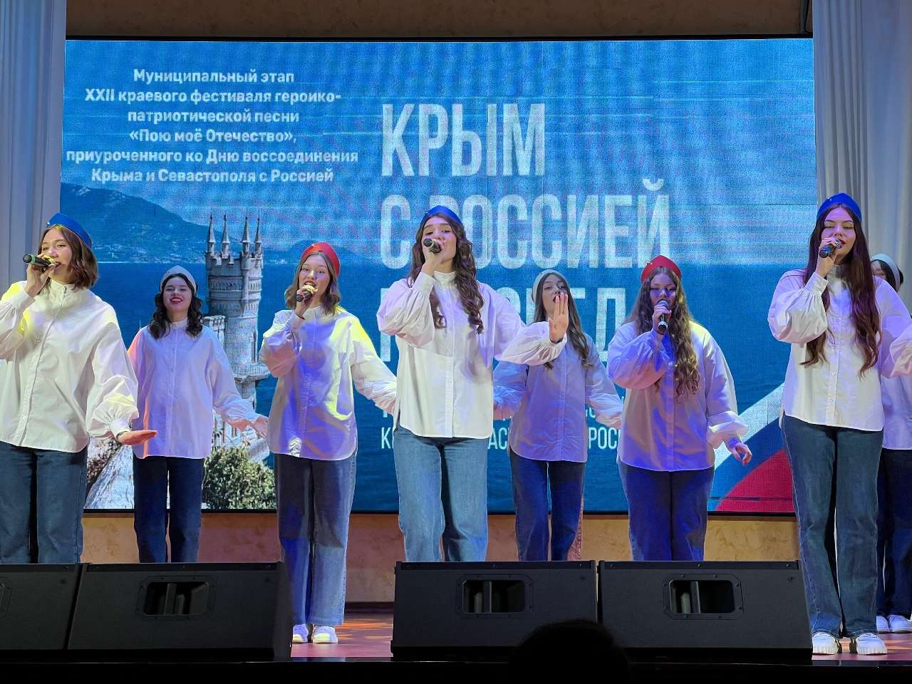 В Армавире прошел муниципальный этап фестиваля героико-патриотической песни «Пою моё Отечество»