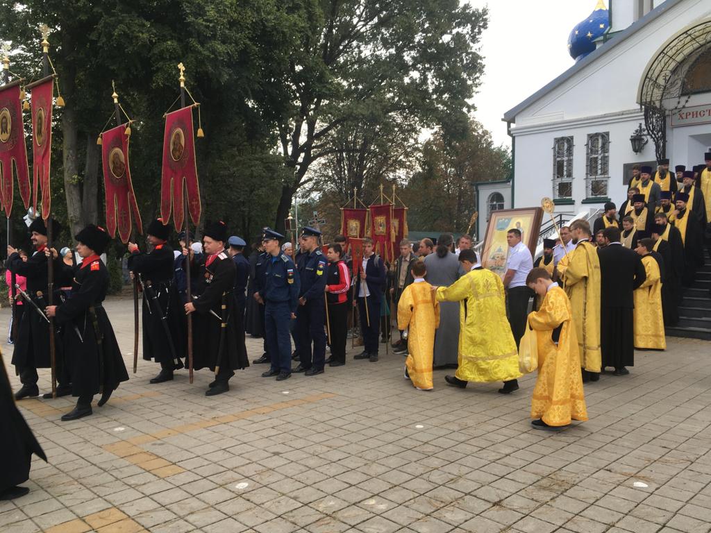 В Армавире впервые прошел Крестный ход в честь святого князя Александра Невского