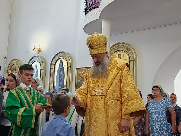 В Армавире провёл свою 1 службу новый глава епархии Савва (Лесных)