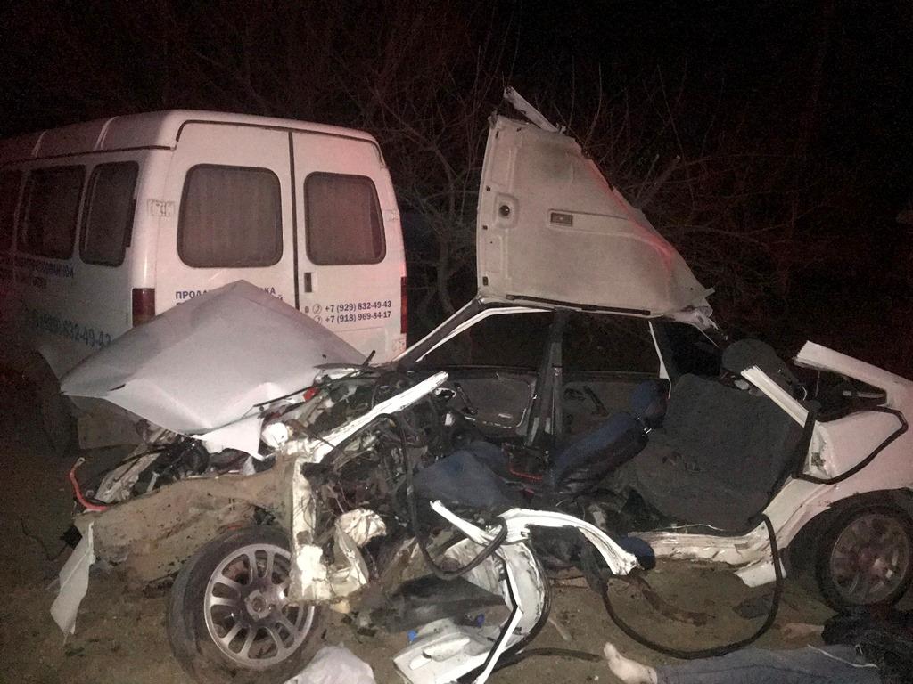 В ночном ДТП в Армавире погиб водитель легковушки 