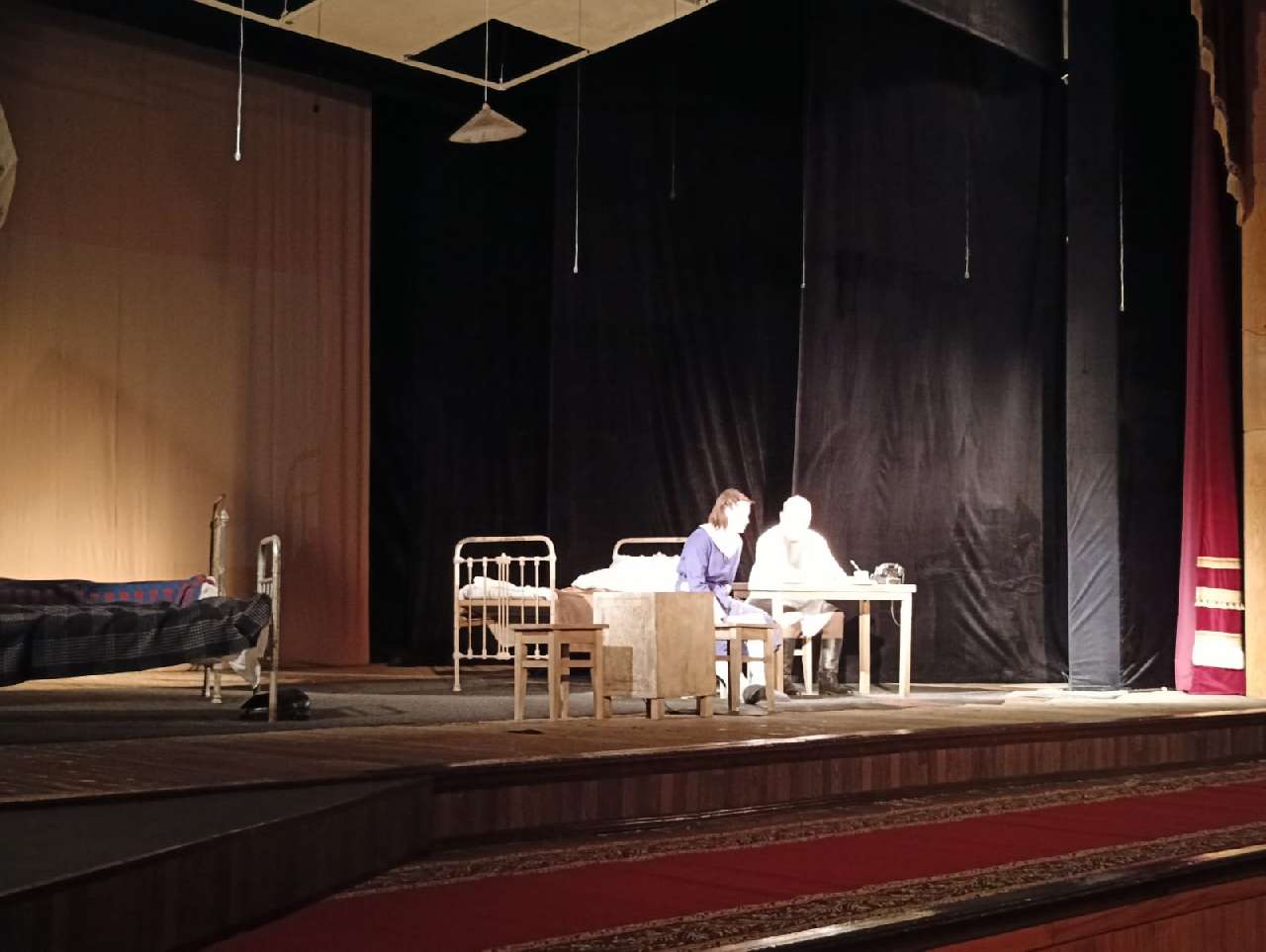 В театре Армавира с ошеломительным успехом прошла премьера спектакля «Апрельский романс»
