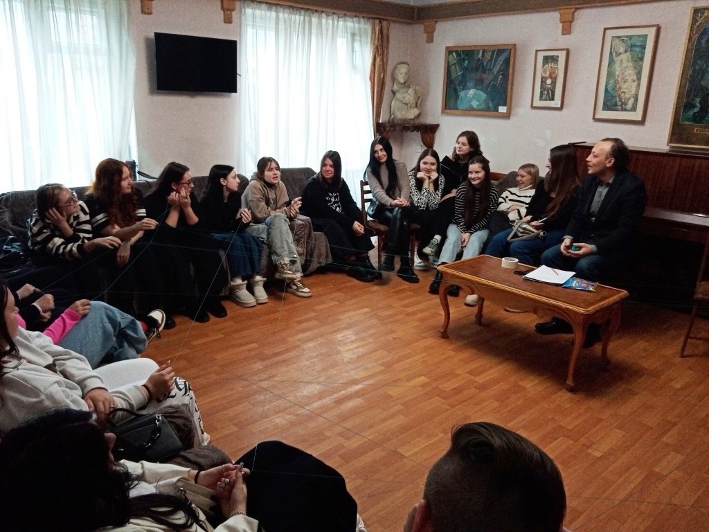 В Доме Дангулова Армавира прошел мастер-класс «Клубок историй: Каждый из нас герой»