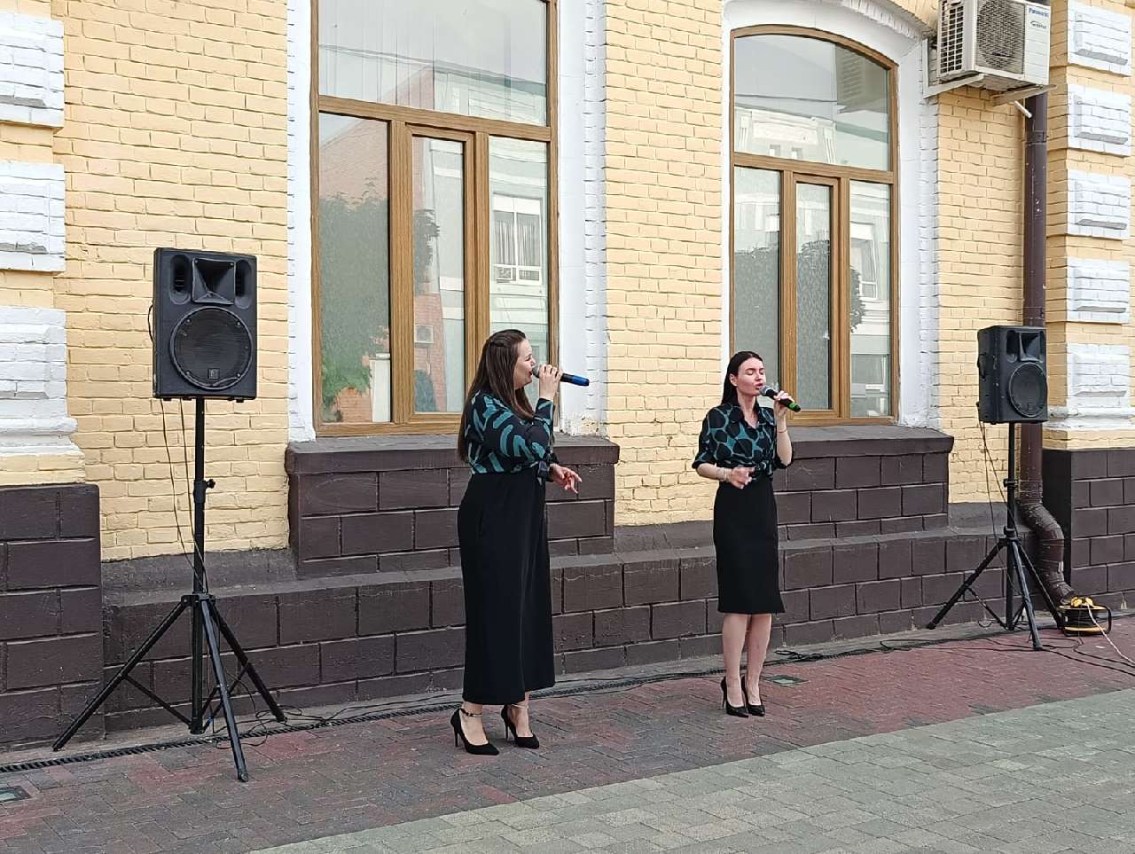 Группа «Без границ» выступила в рамках концерта выходного дня на улице Кирова 