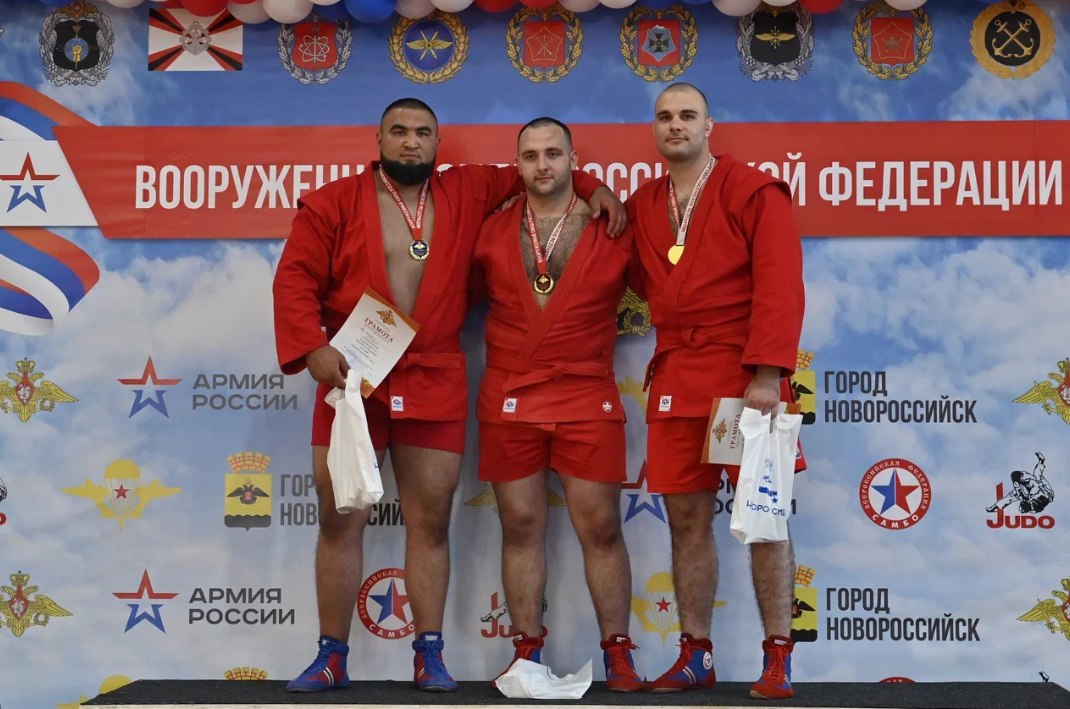 Вардкез Акопян и Аслан Абазов из Армавира стали медалистами Чемпионата вооруженных сил России по самбо