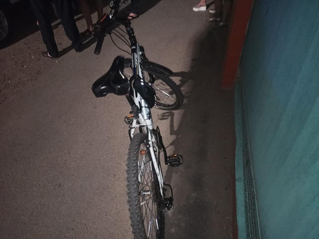 Автоледи на кроссовере сбила 31-летнюю велосипедистку в Армавире 