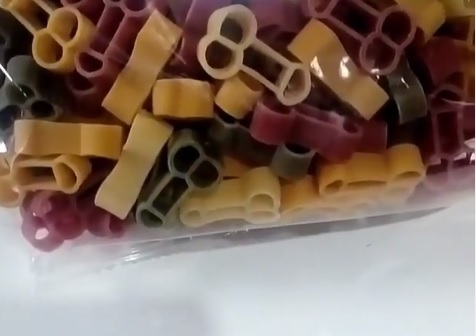 макаронные изделия в виде члена. макароны в виде мужского. макаронное изделие в виде мужского органа. макароны в виде мужского. цветные макароны.