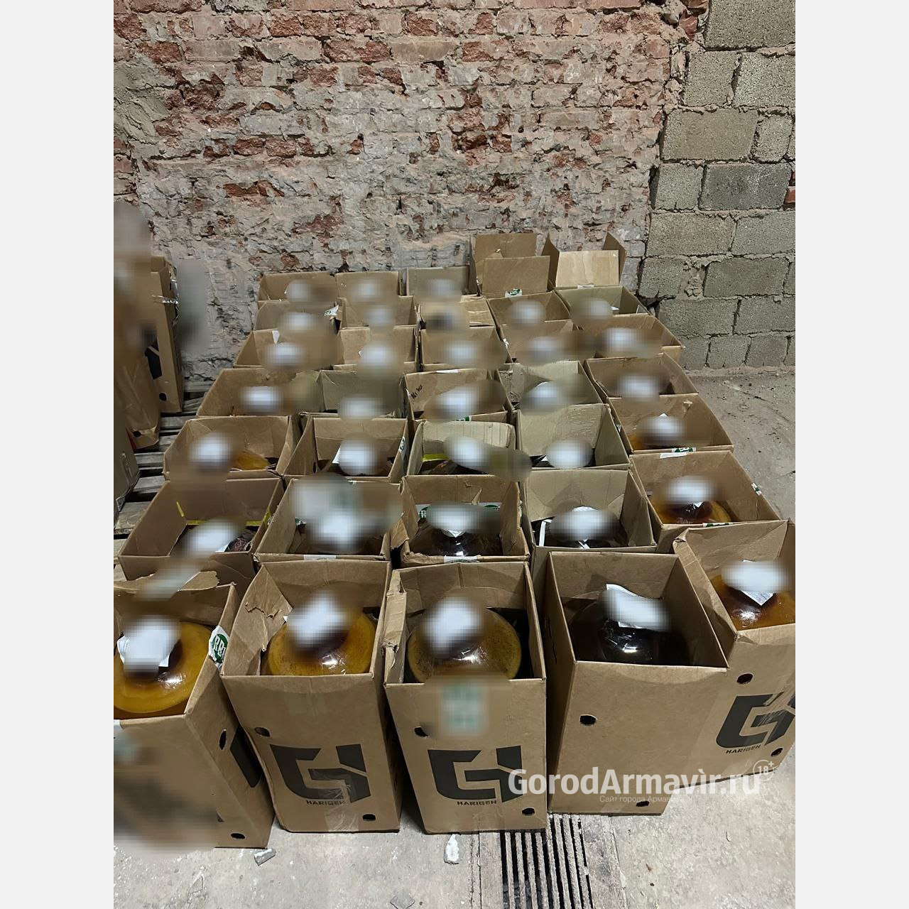 Более 1 тонные пенного напитка изъяли полицейские в Армавире на улице Азовской 