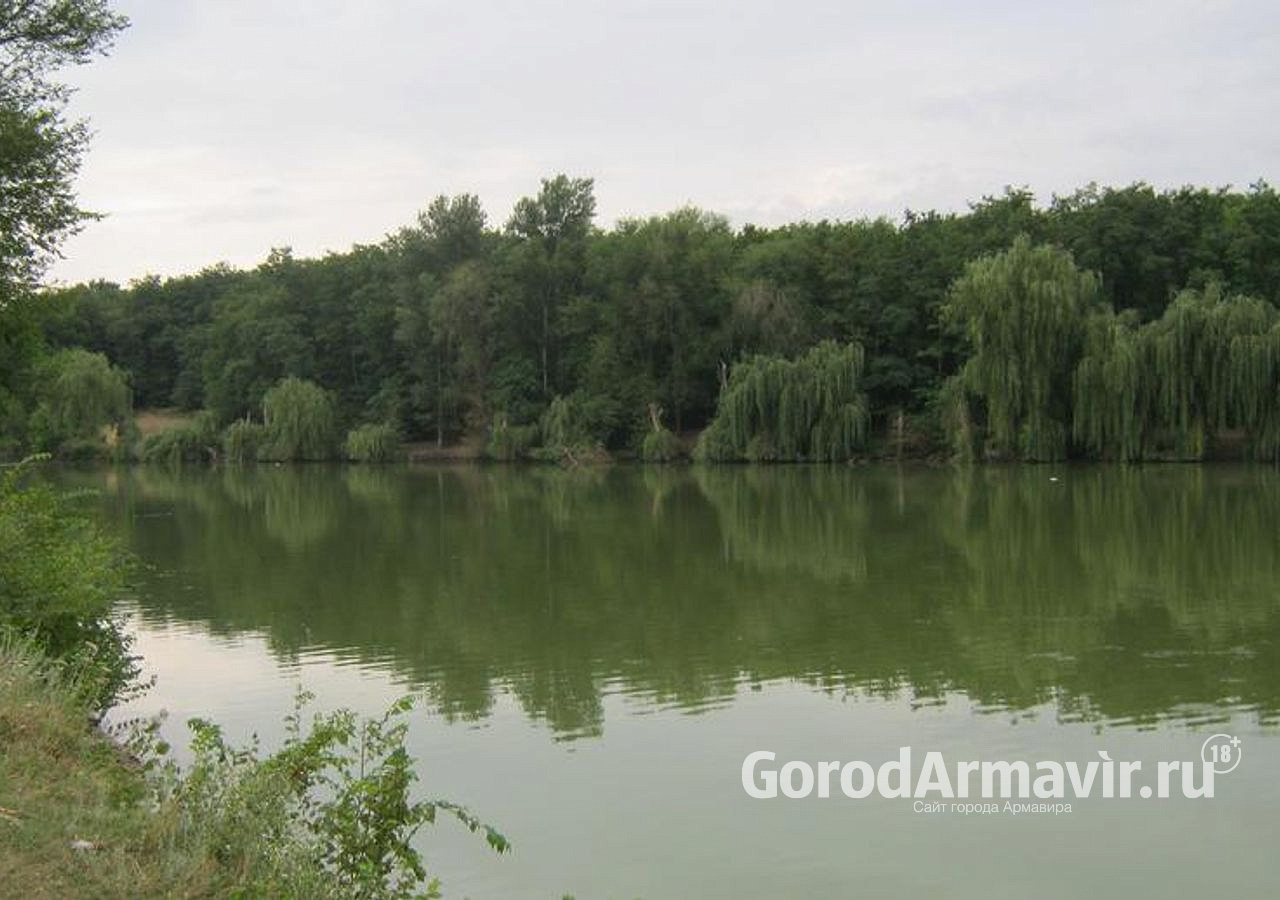В Новокубанске на 23 пруду мужчина погиб при опрокидывании гидроцикла 