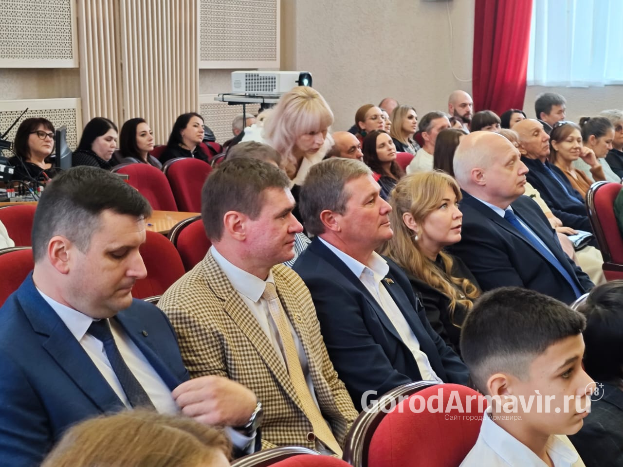 Виктория Лапина приехала в Армавир на концерт в честь завершения ремонта в уникальной музыкальной школе