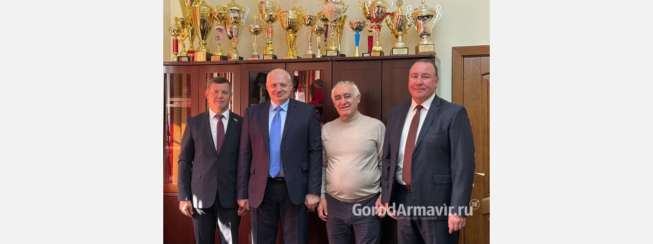 В Армавире заслуженный тренер России Рудольф Бабоян отметил 70-летний юбилей