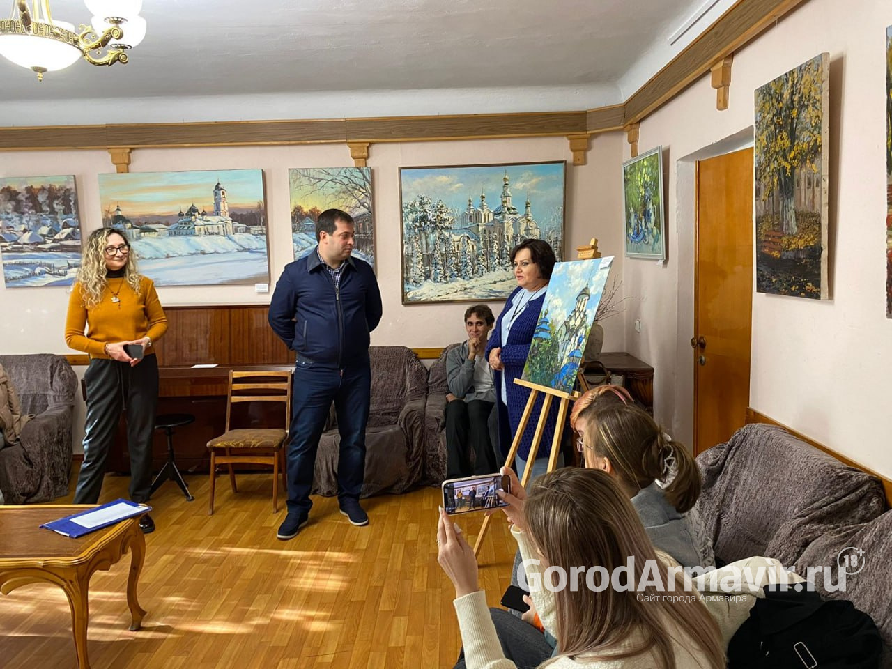 В Армавире в доме Саввы Дангулова открылась новая выставка «От простого к сложному»