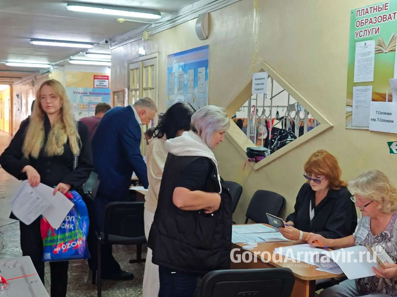 В Армавире в 8 утра 18 сентября открылись двери всех избирательных участков