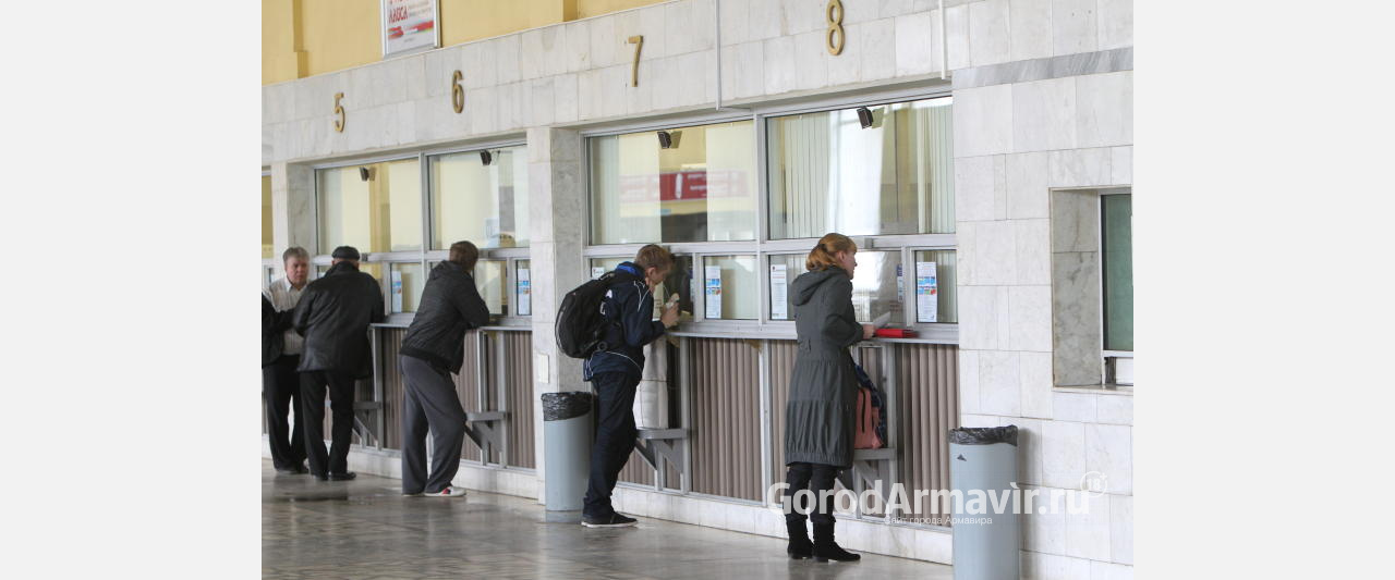 Уроженка Новокубанска похитила 15 тысяч рублей на ж/д вокзале станции Курганной