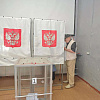 В Армавире многодетная мать Оксана Бендлина проголосовала на участке № 0465