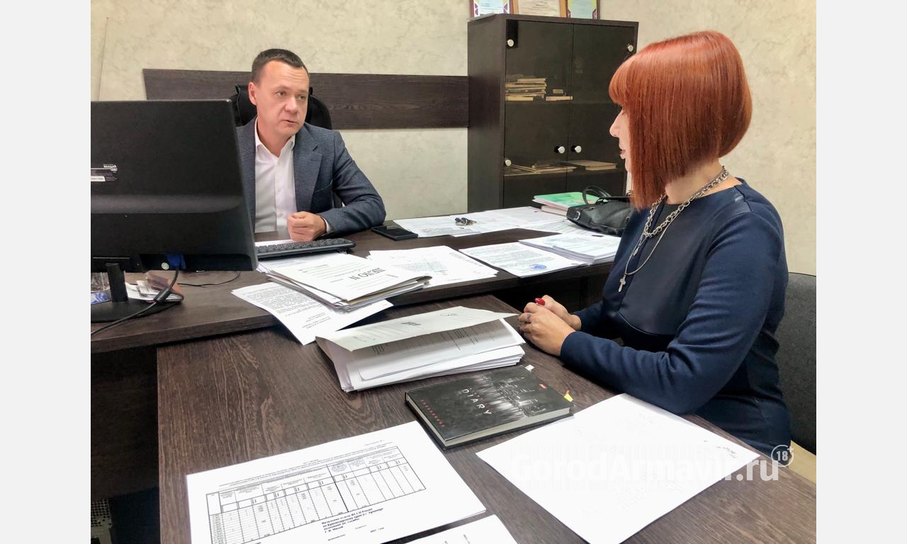 В Армавире представитель Общественного Совета МВД Марина Белова посетила отдел миграции 