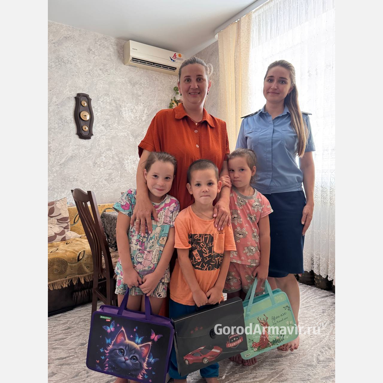 Прокуратура Армавира приняла участие в акции «Соберем ребенка в школу»