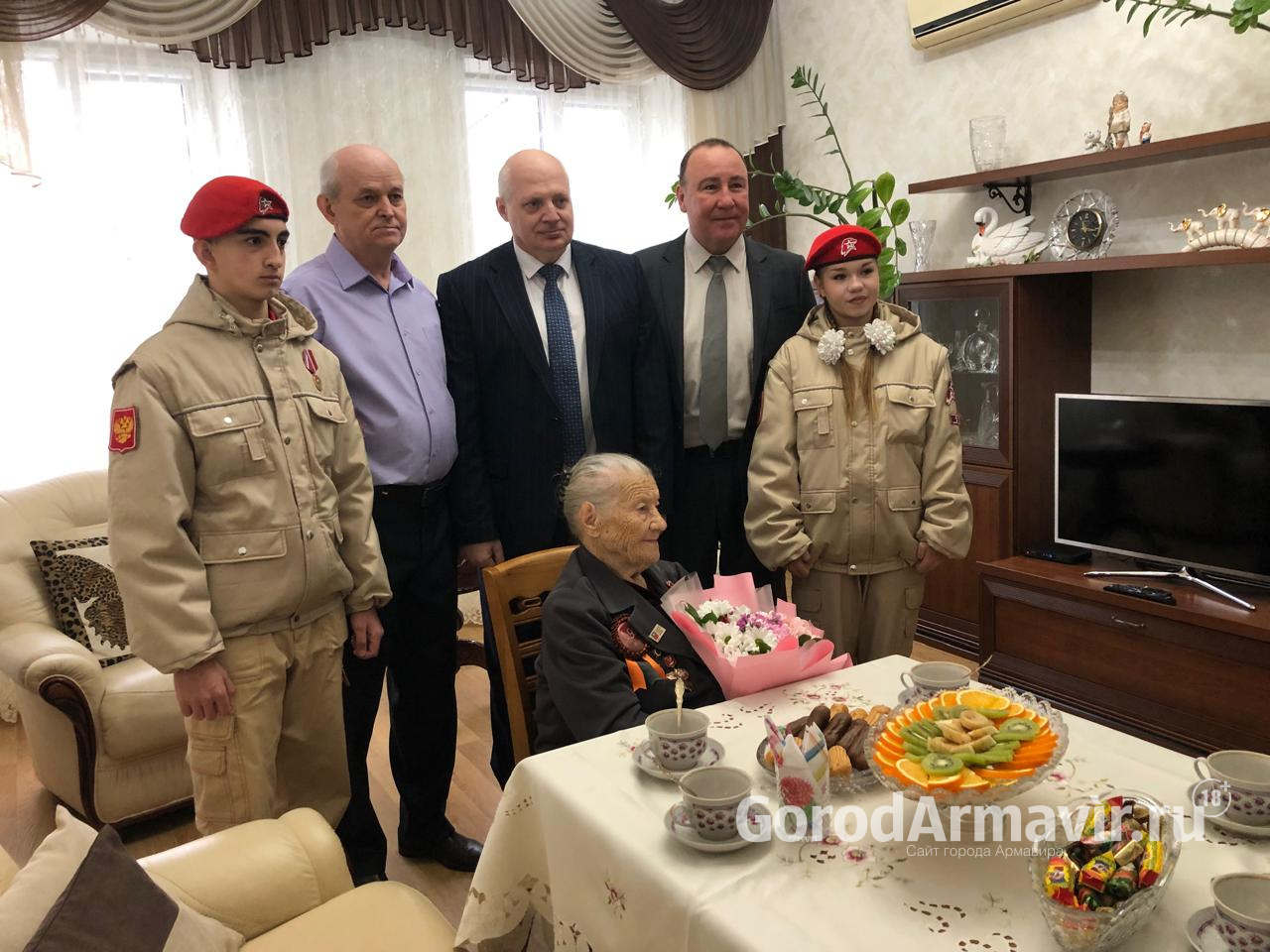 Ветеран Надежда Шведова получила медаль 80-летия Победы и звание Почетного гражданина Армавира