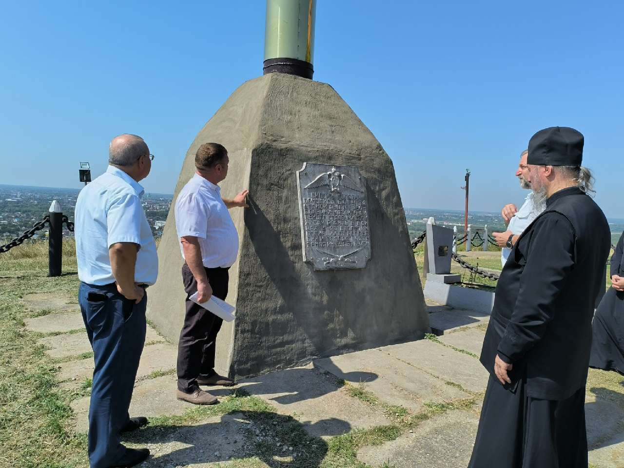 В Армавире обсудили этапы реставрации поклонного Креста на мемориале «Фортштадт»