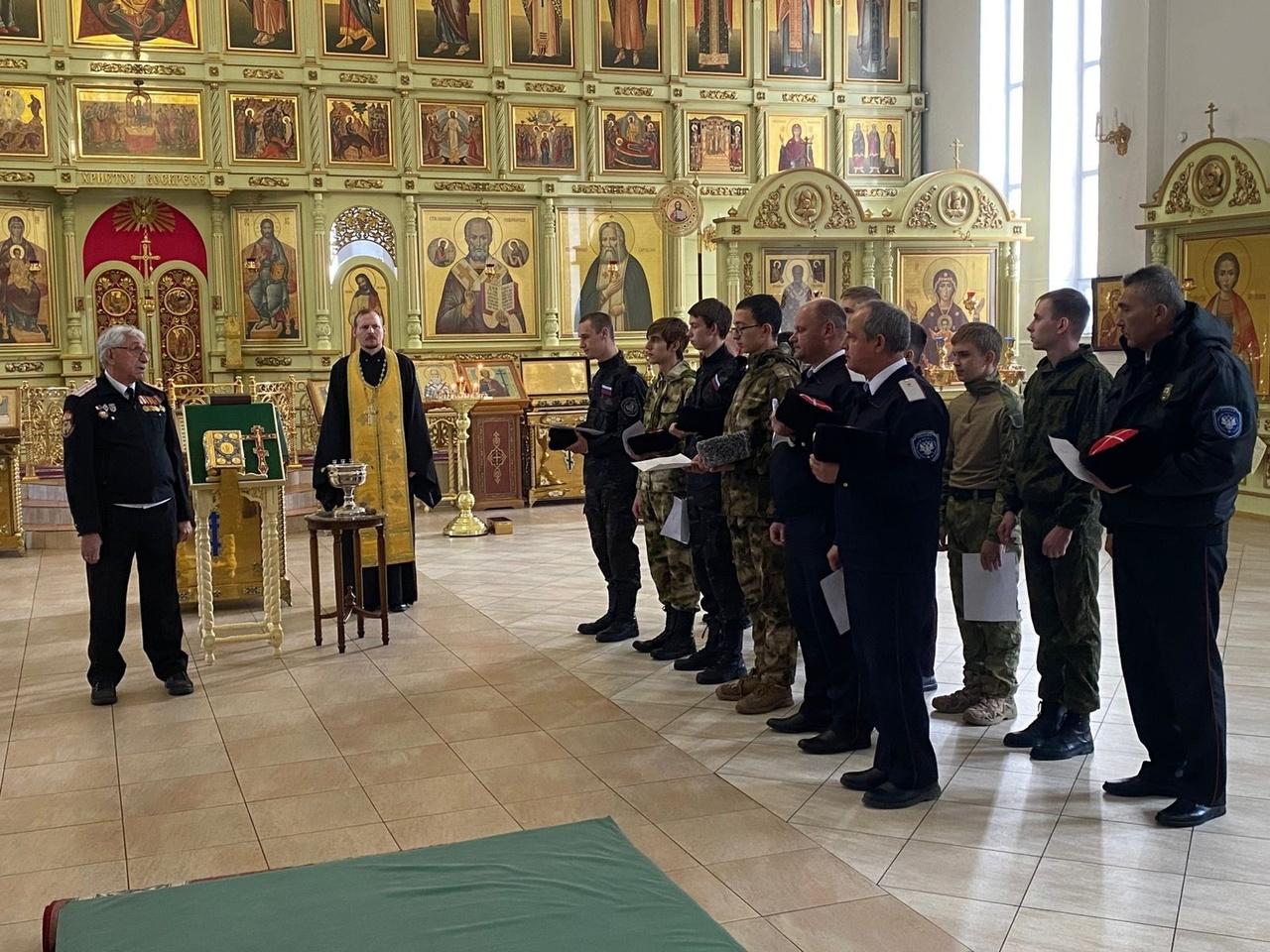 В Армавире 13 казаков приняли присягу в Свято- Никольском кафедральном соборе