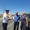 Автоинспекторы Армавира поздравили водителей с Днем семьи, любви и верности