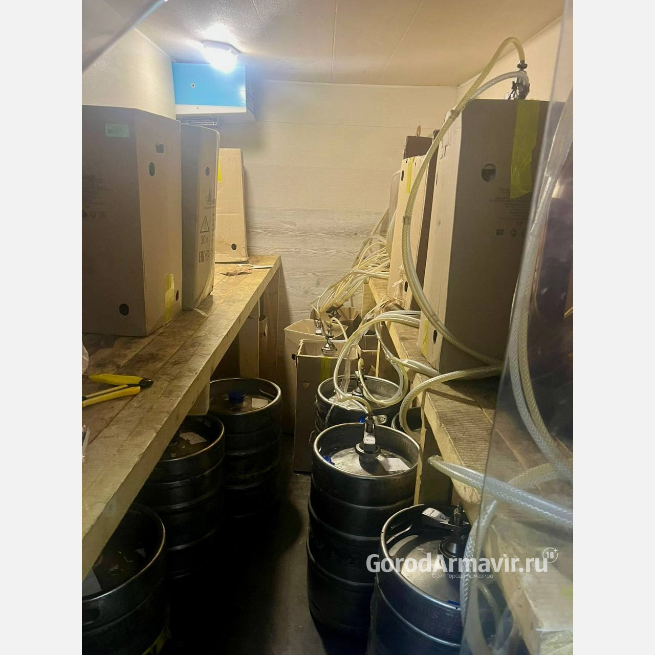 Больше тонны нелегального алкоголя изъяли полицейские в Армавире