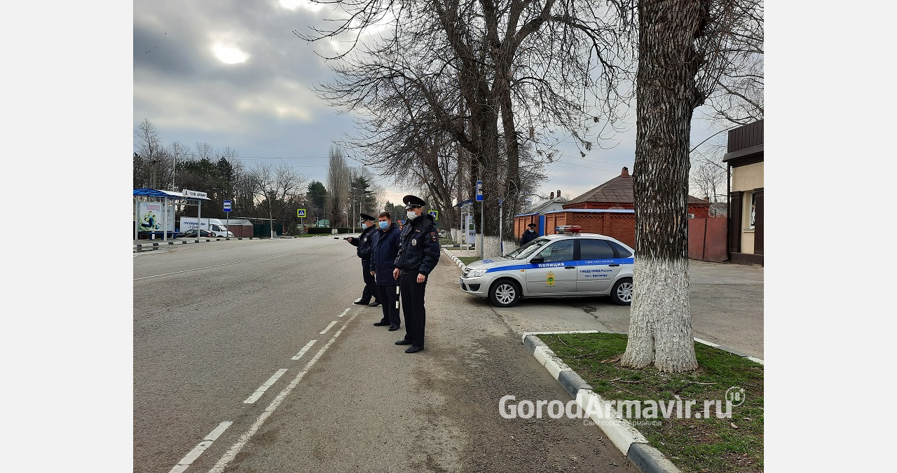 В Армавире водитель иномарки на улице Ефремова сбил девушку 
