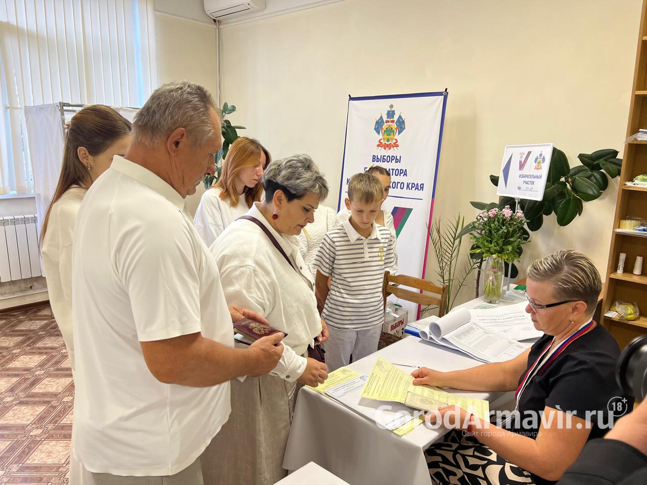В Армавире 13 сентября проголосовала обладательница общественной награды «Мать-героиня»