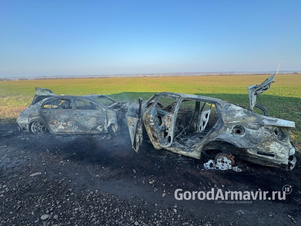 Четыре человека заживо сгорели в результате ДТП на трассе недалеко от Армавира 