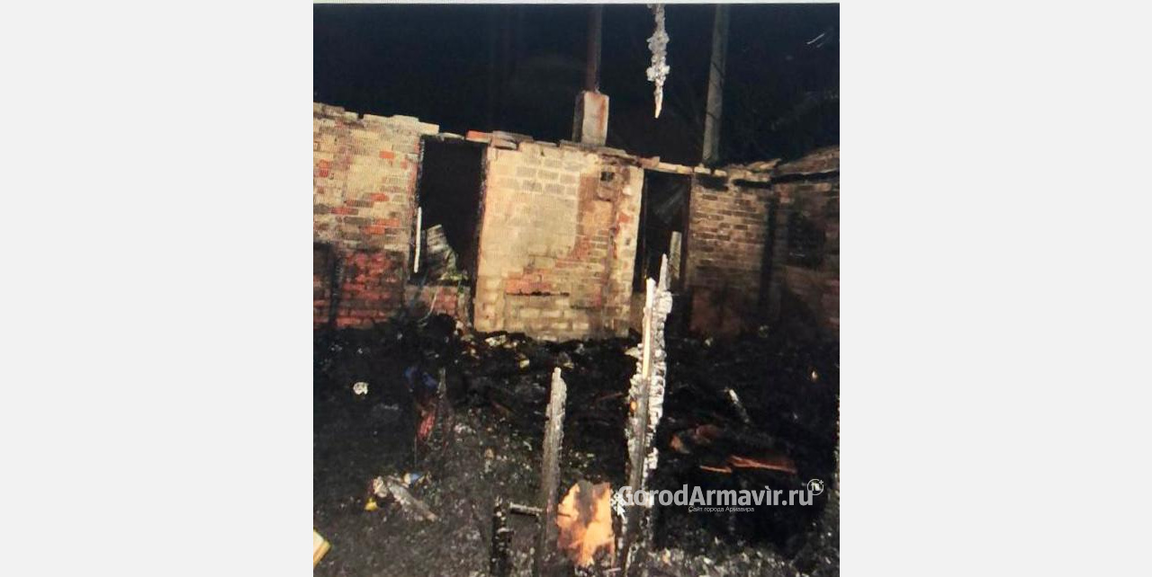 Мужчина заживо сгорел в доме во время пожара на Кубани 