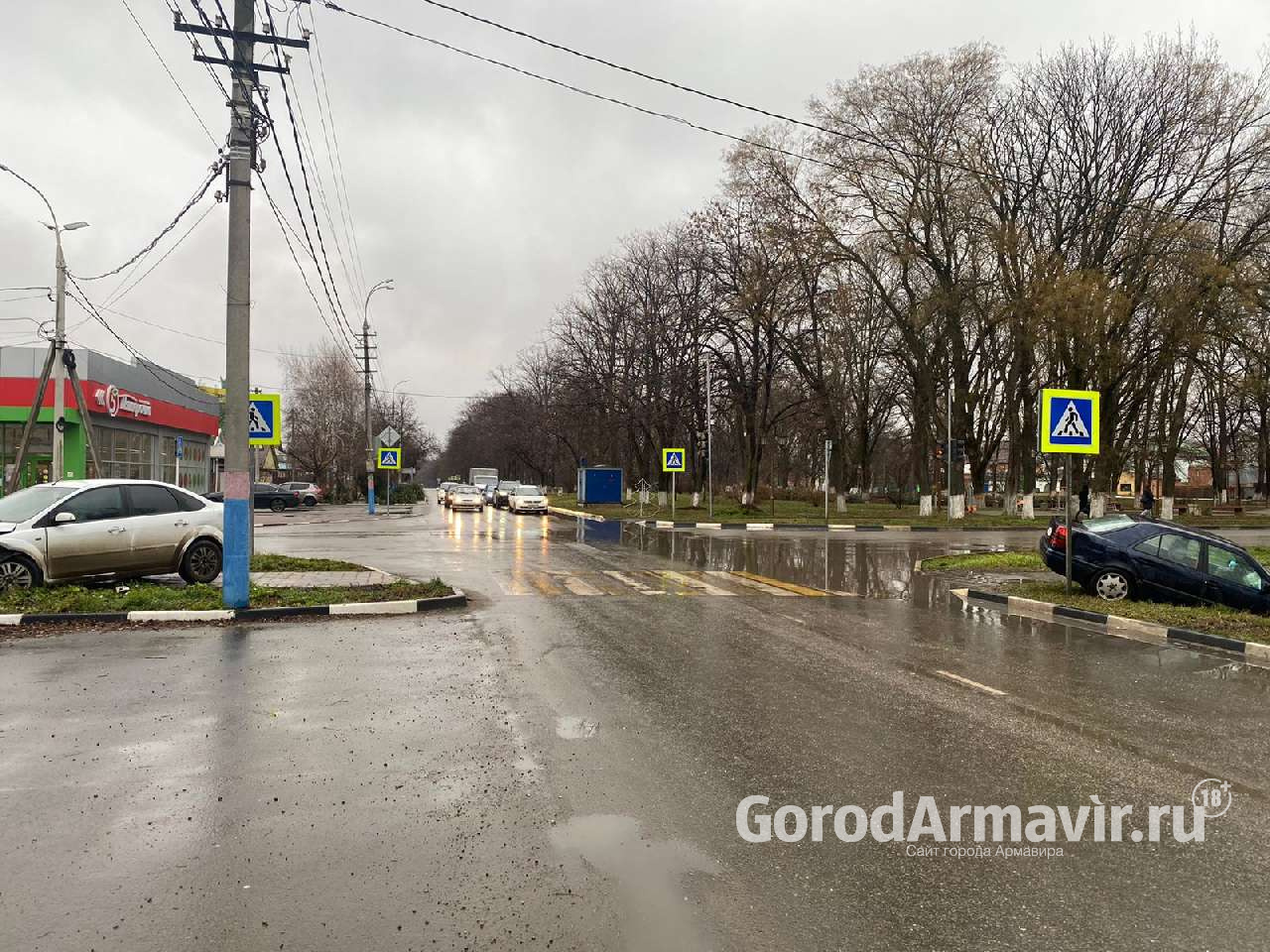 Четырехлетняя девочка пострадала в ДТП на перекрестке улиц Кирова и Кропоткина в Армавире