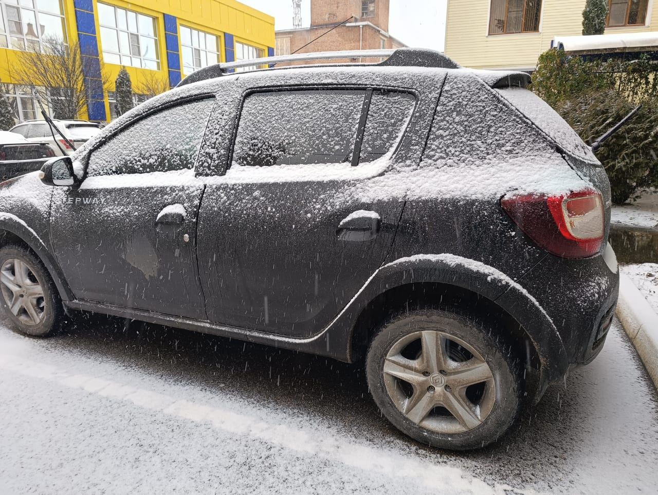 ГИБДД Армавира предупреждает водителей о гололеде и мокром снеге 