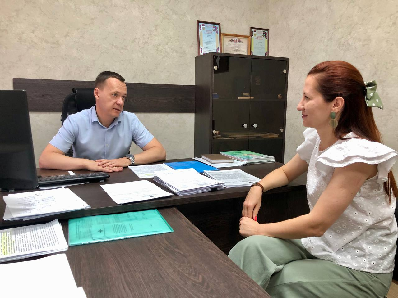 В Армавире представитель Общественного Совета при ОМВД Наталья Новрузова посетила отдел миграции