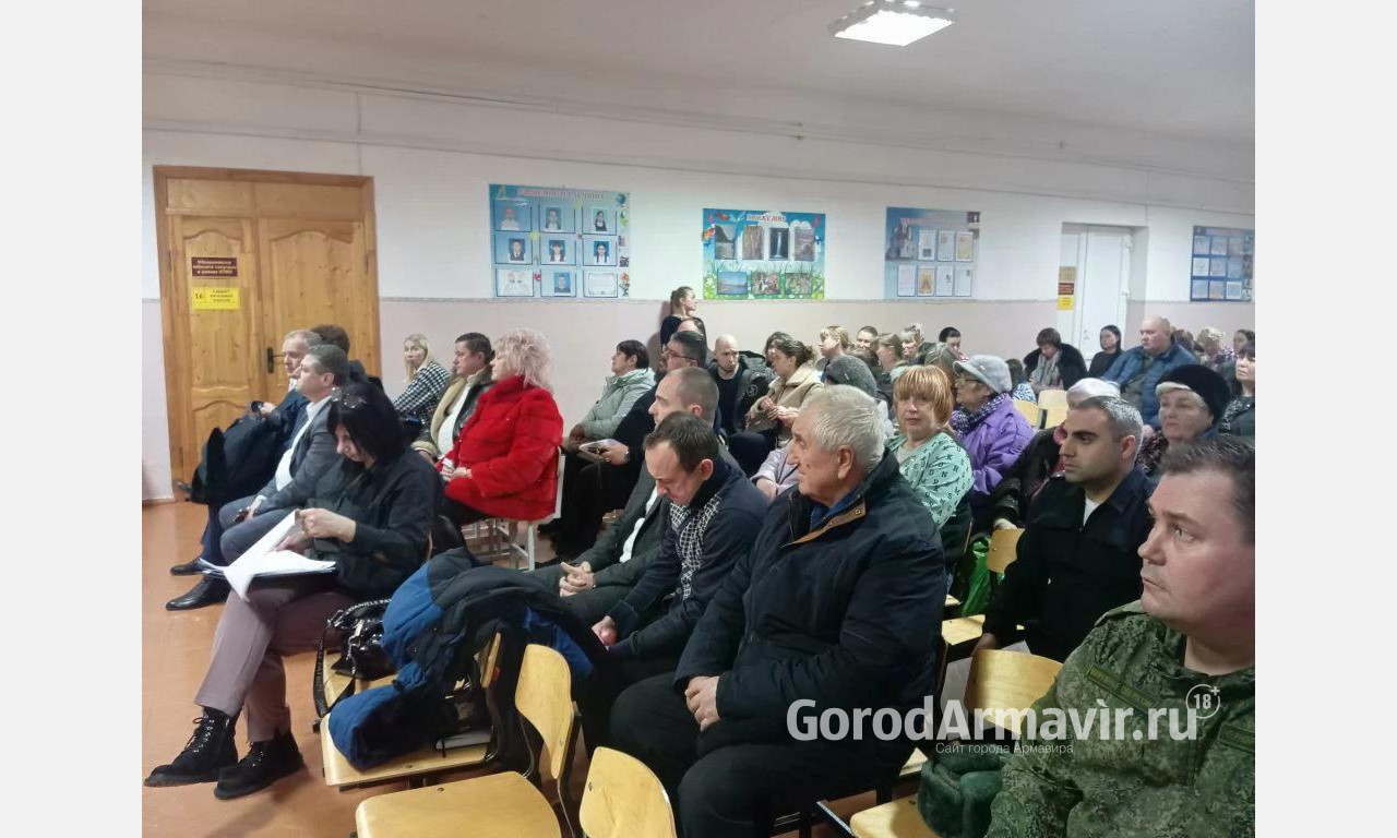 Жители Армавира пожаловались на бродячих собак в районе БТРЗ и слабый напор воды на 20-ой Линии