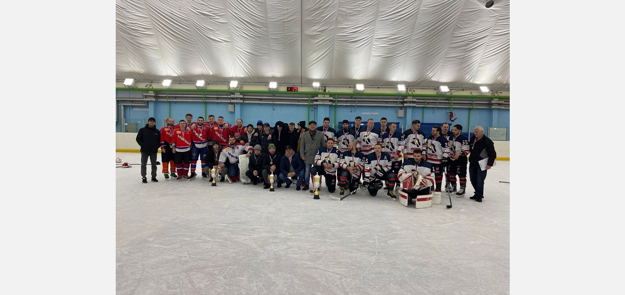 В Армавире в Первенстве города по хоккею среди любителей приняли участие 4 команды 