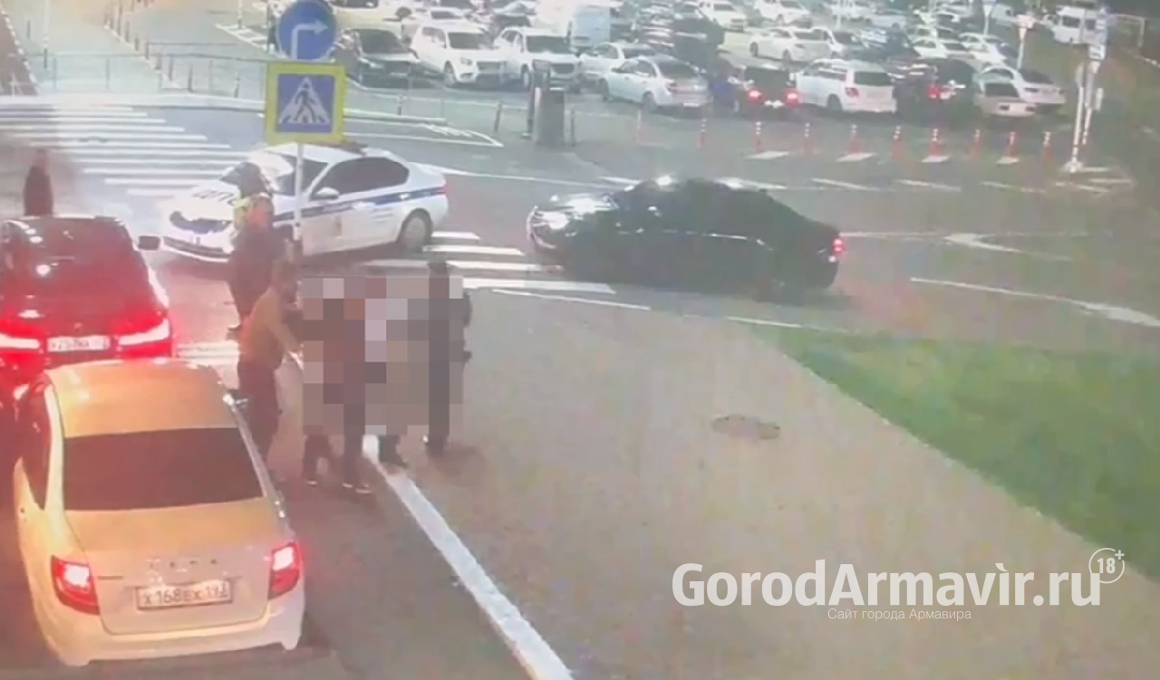 На видео попало задержание квартирного вора в Армавире
