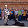 Кинологи пришли в гости к воспитанникам детского сада № 28 в Армавире 