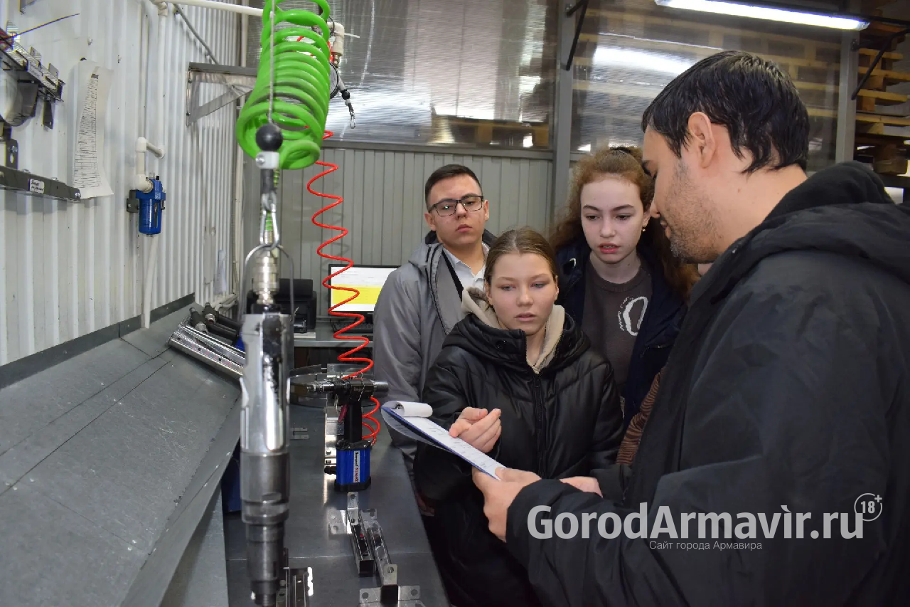 Ученики школы № 7 Армавира стали участниками ролевой игры на заводе  «Прок»